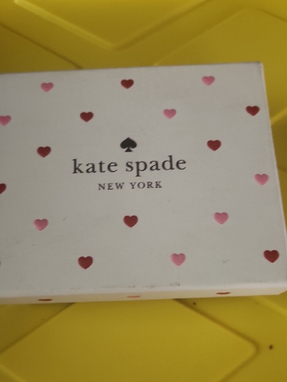 kate spade Pink Heart Jacquard Cardholder with Gold Logo - Picture 4 of 4